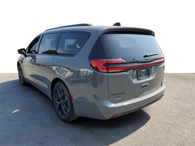 2024 Chrysler Pacifica PACIFICA TOURING L