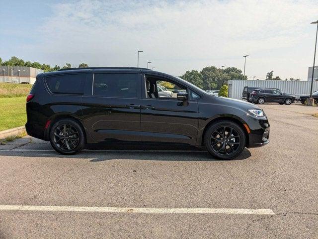 2024 Chrysler Pacifica PACIFICA TOURING L