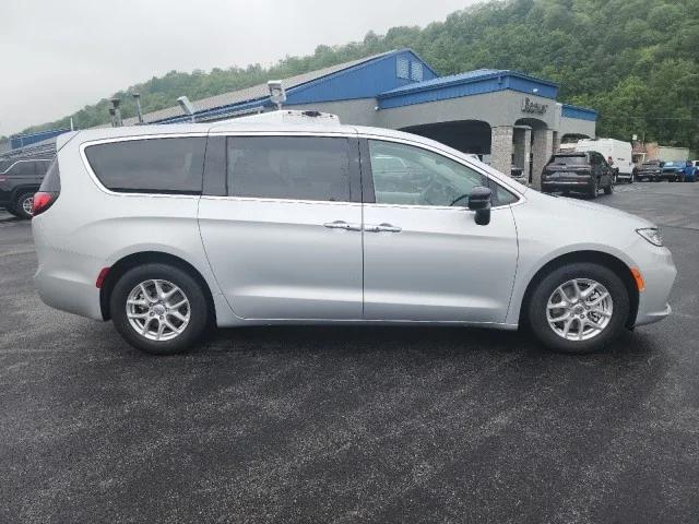 2024 Chrysler Pacifica PACIFICA TOURING L