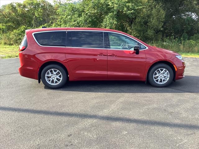 2024 Chrysler Pacifica PACIFICA TOURING L