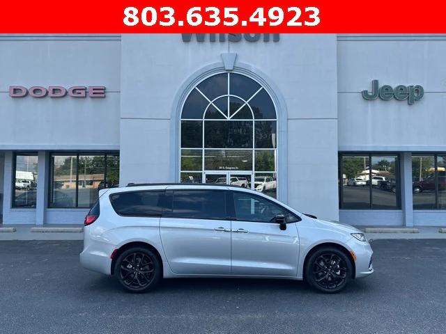 2024 Chrysler Pacifica PACIFICA TOURING L