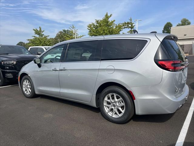 2024 Chrysler Pacifica PACIFICA TOURING L