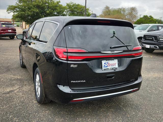 2024 Chrysler Pacifica PACIFICA TOURING L