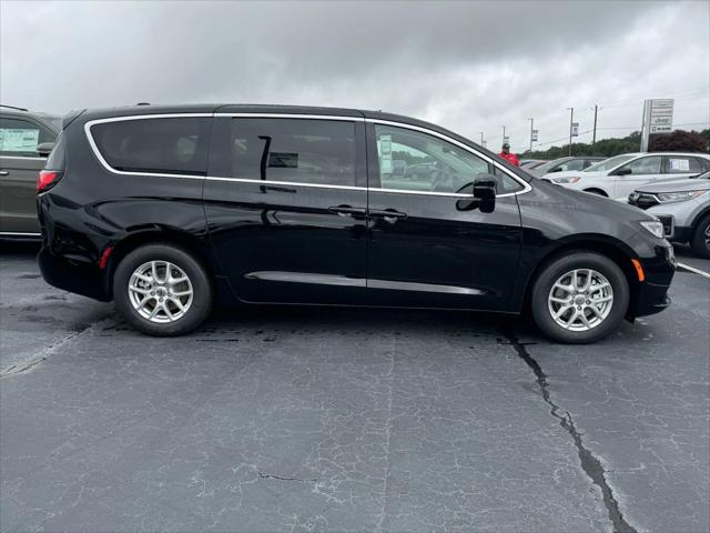 2024 Chrysler Pacifica PACIFICA TOURING L