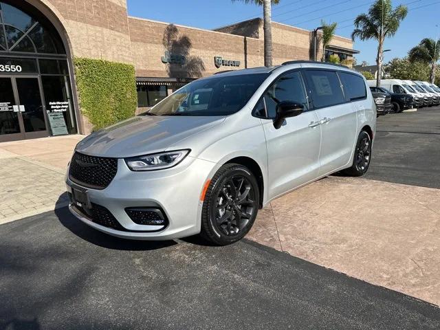 2024 Chrysler Pacifica PACIFICA TOURING L