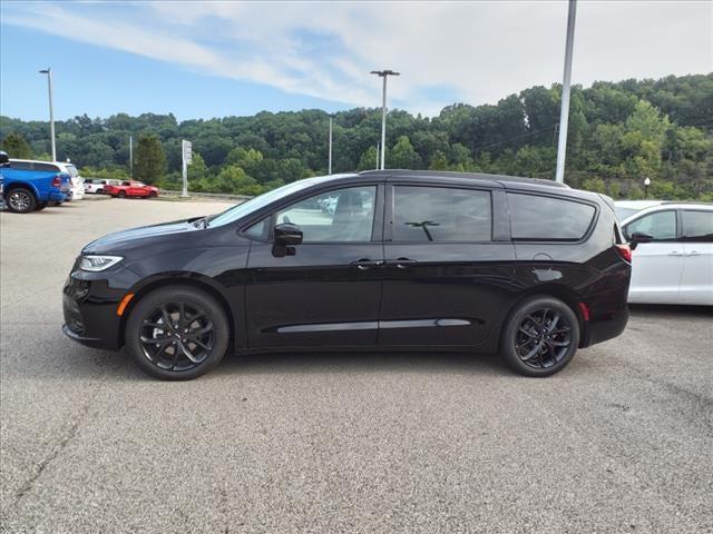 2024 Chrysler Pacifica PACIFICA TOURING L