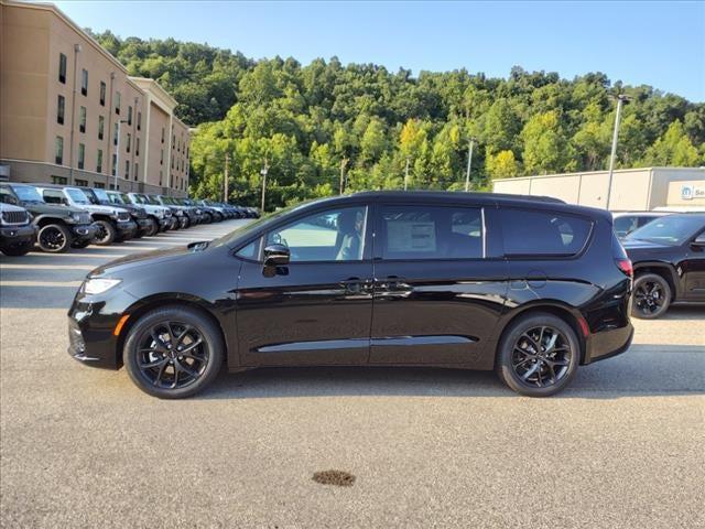 2024 Chrysler Pacifica PACIFICA TOURING L