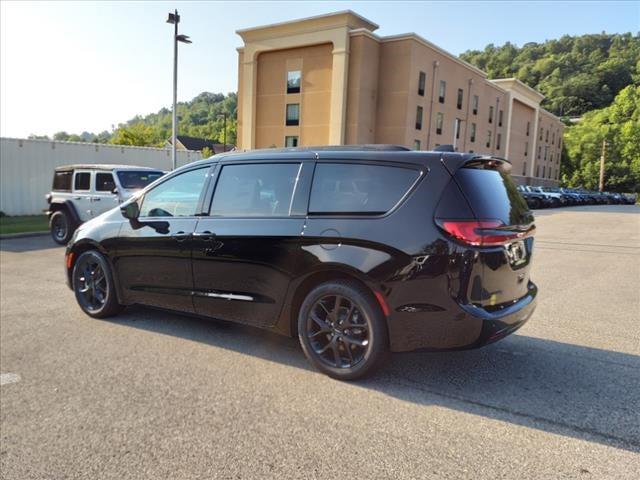 2024 Chrysler Pacifica PACIFICA TOURING L