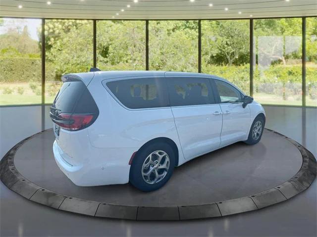 2024 Chrysler Pacifica PACIFICA LIMITED