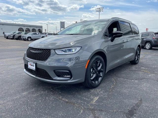 2024 Chrysler Pacifica PACIFICA TOURING L