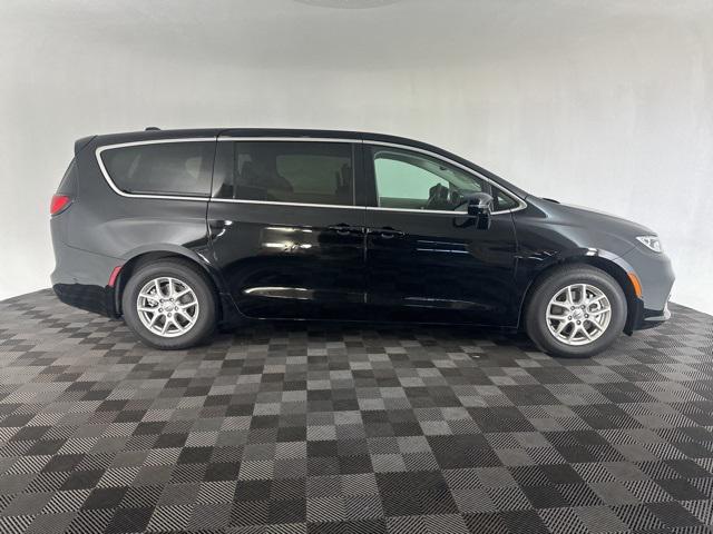 2024 Chrysler Pacifica PACIFICA TOURING L