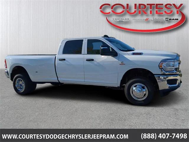 2024 RAM Ram 3500 RAM 3500 TRADESMAN CREW CAB 4X4 8 BOX