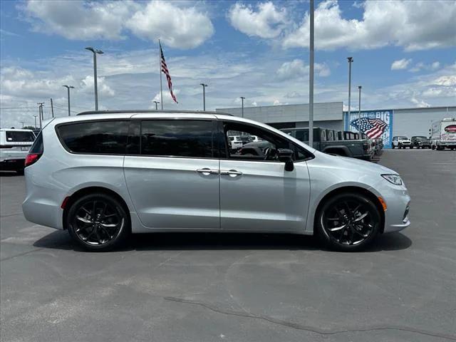 2024 Chrysler Pacifica PACIFICA TOURING L