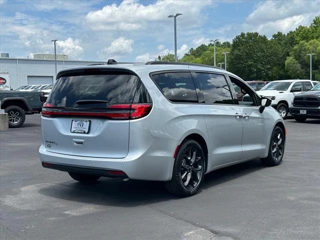 2024 Chrysler Pacifica PACIFICA TOURING L