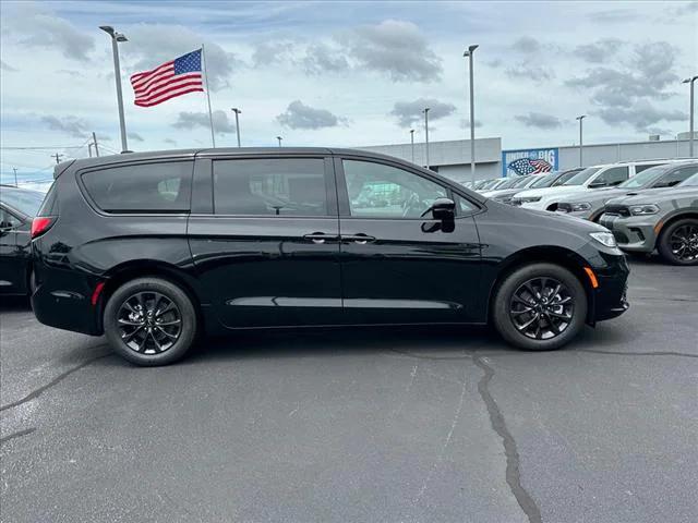 2024 Chrysler Pacifica Hybrid PACIFICA PLUG-IN HYBRID S APPEARANCE