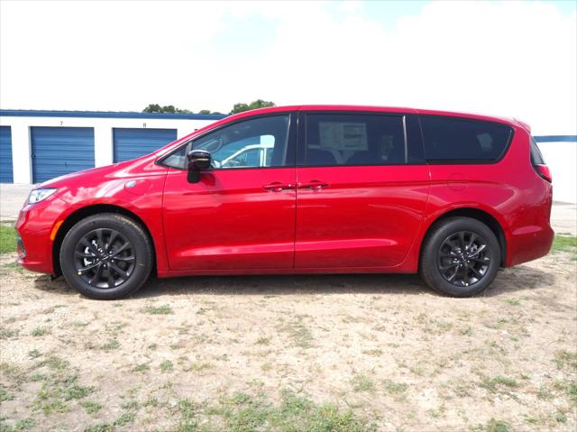 2024 Chrysler Pacifica Hybrid PACIFICA PLUG-IN HYBRID S APPEARANCE