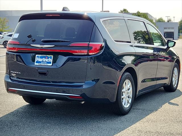 2024 Chrysler Pacifica PACIFICA TOURING L