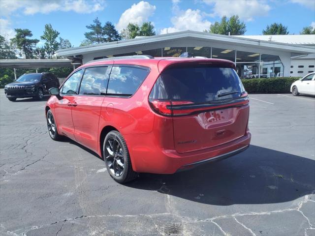 2024 Chrysler Pacifica PACIFICA TOURING L