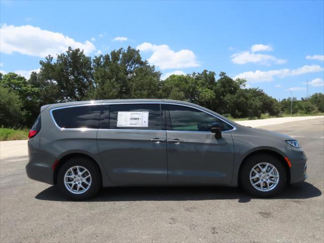 2024 Chrysler Pacifica PACIFICA TOURING L