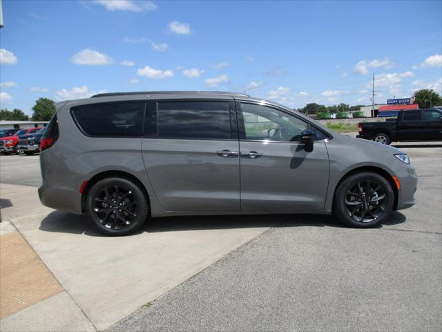 2024 Chrysler Pacifica PACIFICA LIMITED