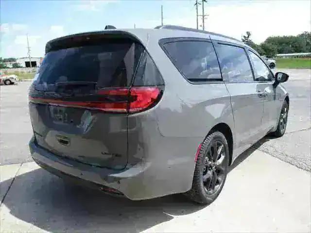 2024 Chrysler Pacifica PACIFICA LIMITED