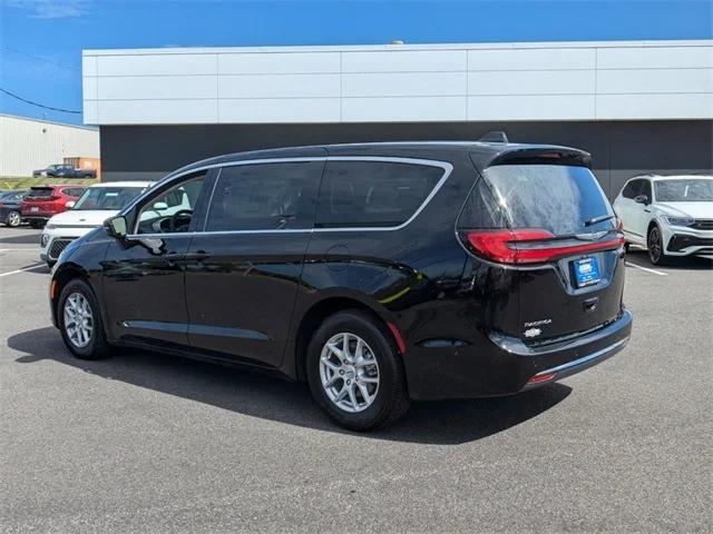 2024 Chrysler Pacifica PACIFICA TOURING L