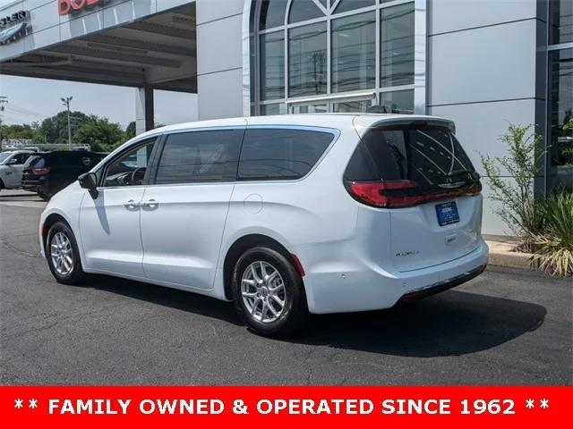 2024 Chrysler Pacifica PACIFICA TOURING L