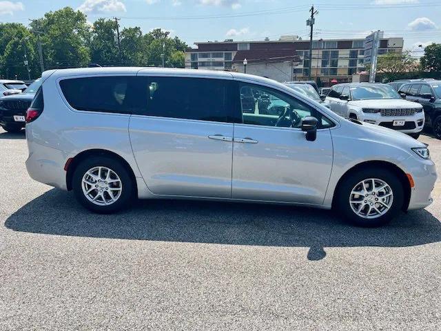 2024 Chrysler Pacifica PACIFICA TOURING L