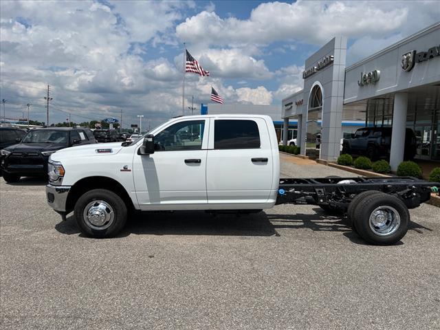 2024 RAM Ram 3500 Chassis Cab RAM 3500 TRADESMAN CREW CAB CHASSIS 4X4 60 CA