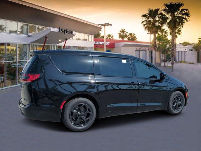 2024 Chrysler Pacifica Hybrid PACIFICA PLUG-IN HYBRID PREMIUM S APPEARANCE