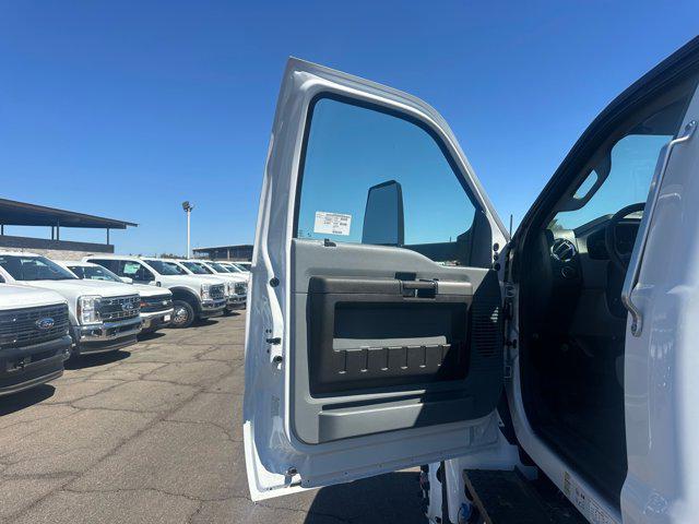 2025 Ford F-750 F750 REG CAB DOCK HG