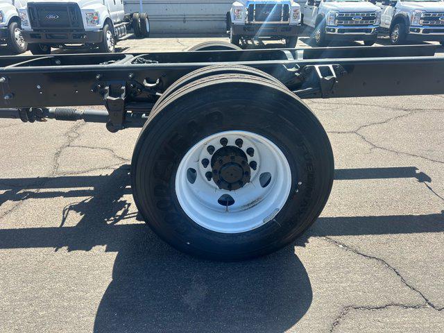 2025 Ford F-750 F750 REG CAB DOCK HG