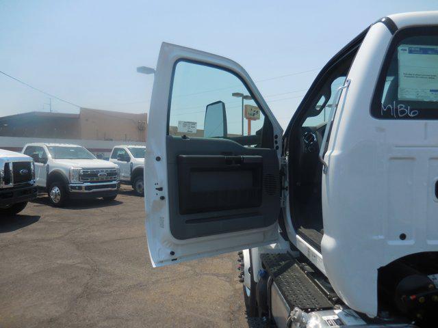 2025 Ford F-750 F750 REG CAB DOCK HG