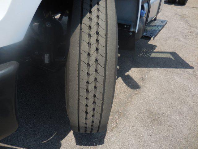 2025 Ford F-750 F750 REG CAB DOCK HG