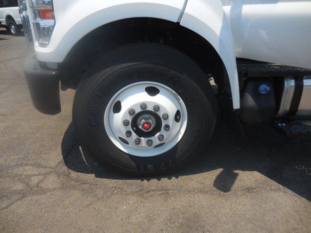 2025 Ford F-750 F750 REG CAB DOCK HG