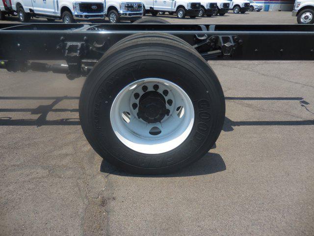 2025 Ford F-750 F750 REG CAB DOCK HG