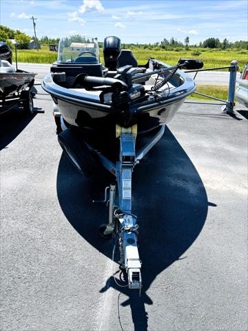 2017 Crestliner 1850 Raptor 