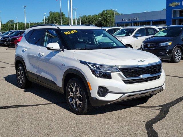 Used 2022 Kia Seltos EX with VIN KNDERCAAXN7317559 for sale in Jackson, MI