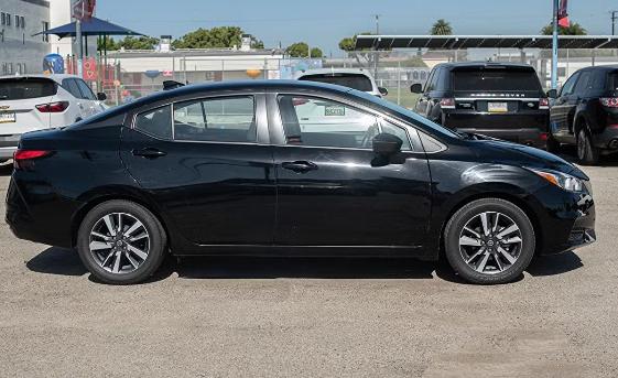 2021 Nissan Versa SV Xtronic CVT