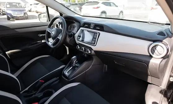 2021 Nissan Versa SV Xtronic CVT