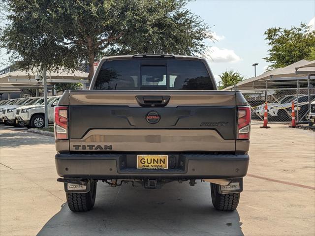 2022 Nissan TITAN Crew Cab PRO-4X 4x4