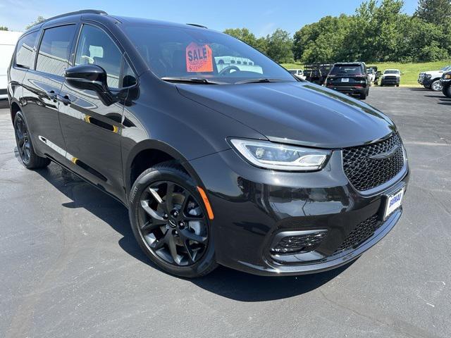 2023 Chrysler Pacifica Limited AWD