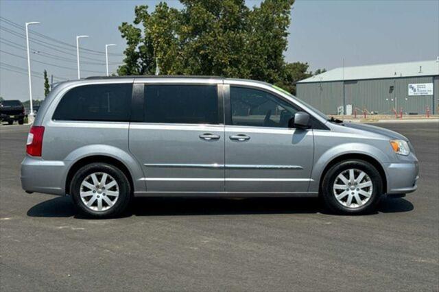 2014 Chrysler Town and Country Touring