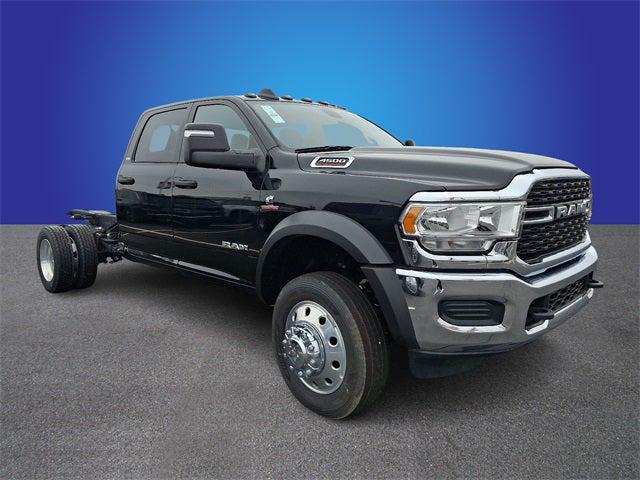 2024 RAM Ram 4500 Chassis Cab RAM 4500 SLT CHASSIS CREW CAB 4X4 60 CA 2024 RAM Ram 4500 Chassis Cab RAM 4500 SLT CHASSIS CREW CAB 4X4 60 CA