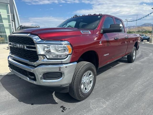 2022 RAM 3500 Tradesman Crew Cab 4x4 8 Box