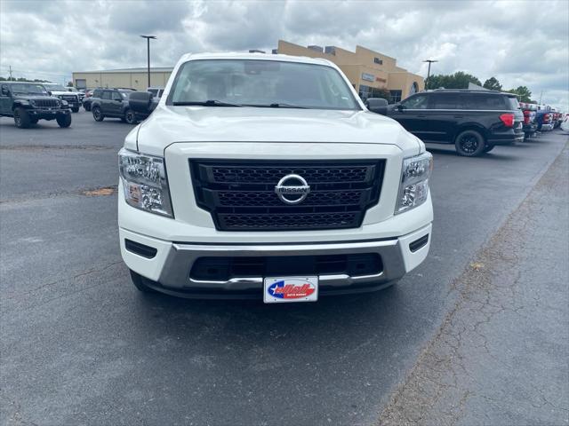 2023 Nissan TITAN Crew Cab SV 4x2