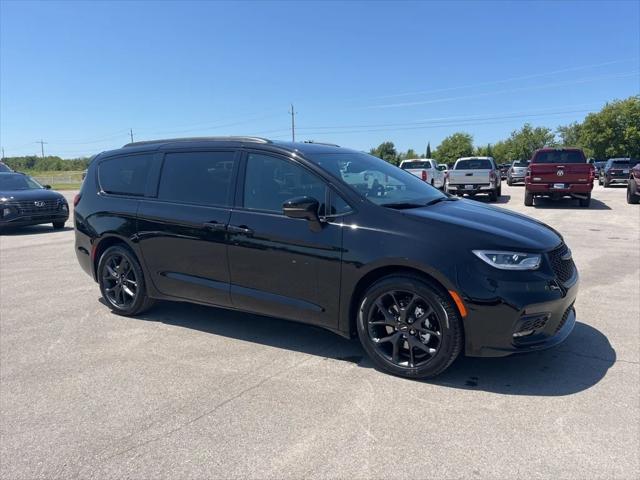 2024 Chrysler Pacifica PACIFICA TOURING L