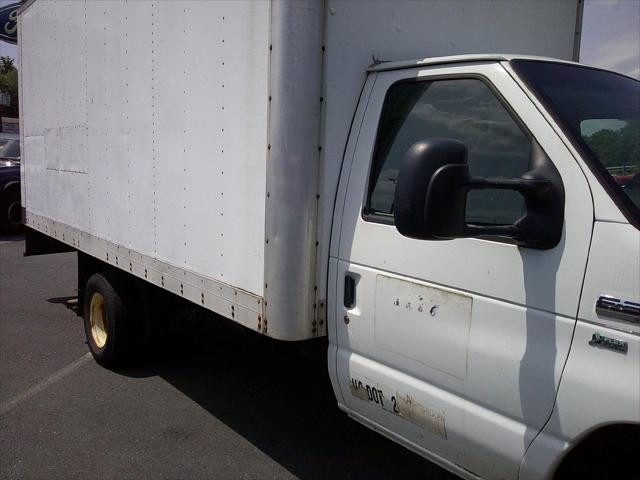 2011 Ford E-350 Cutaway Base