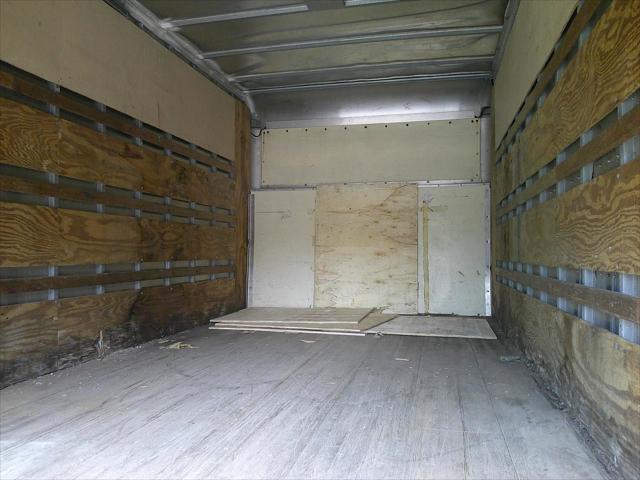 2011 Ford E-350 Cutaway Base