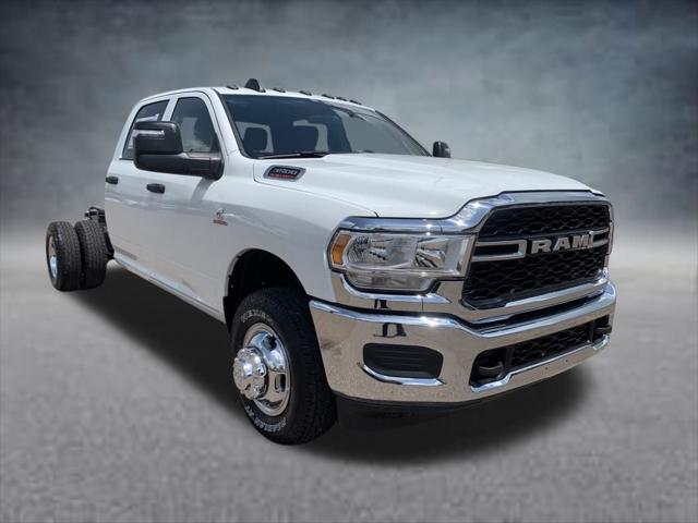 2024 RAM Ram 3500 Chassis Cab RAM 3500 TRADESMAN CREW CAB CHASSIS 4X4 60 CA
